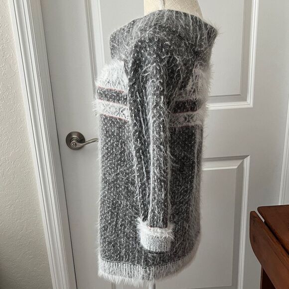 Anthropologie Sleeping on Snow Off-Shoulder Gray and White Sweater NWOT SZ M - Picture 6 of 11